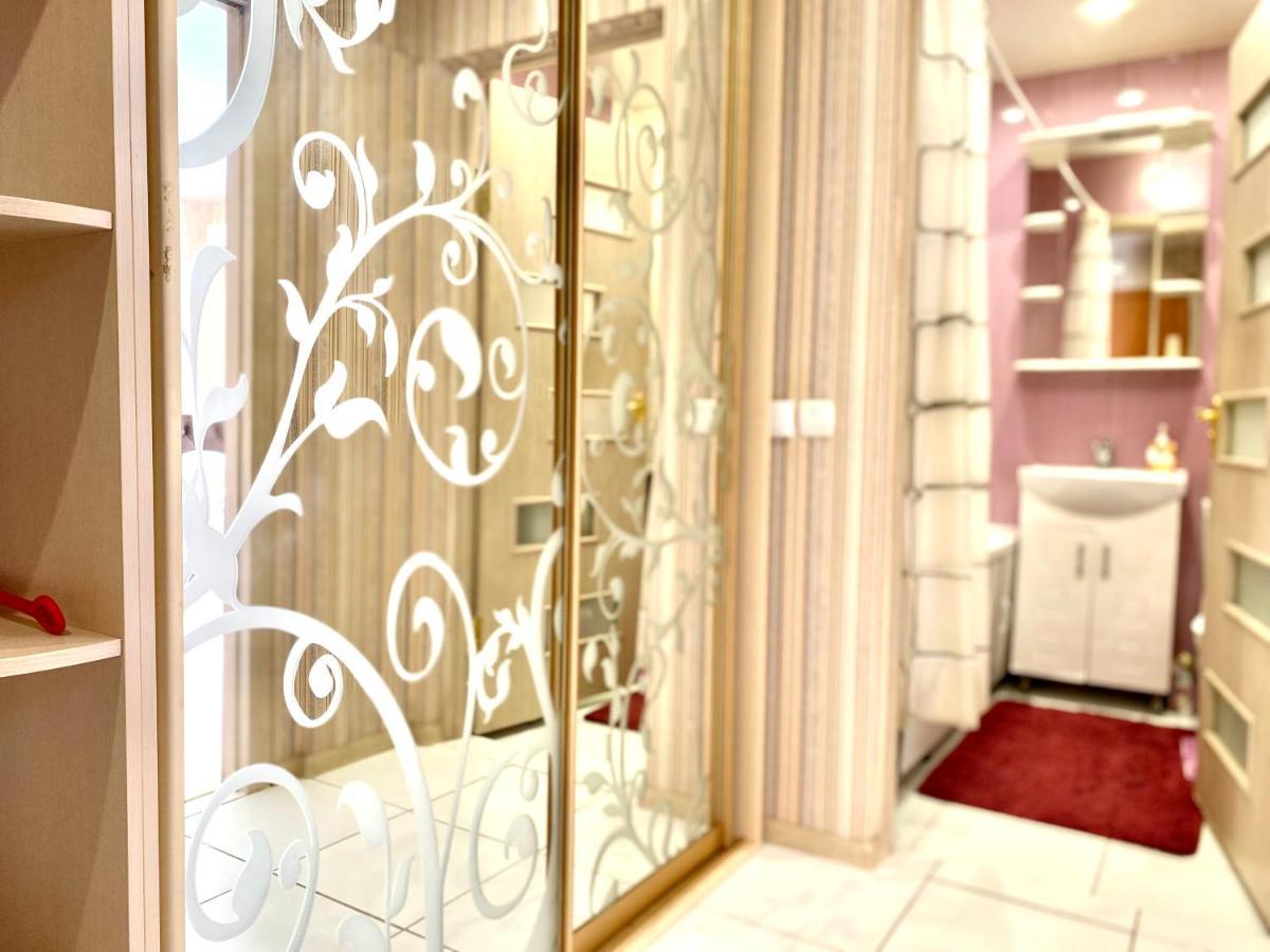 Apartpoltava Елегантна Квартира В Новобудові,Біля Каштанової Алеї, Центр Міста, Звітна Документація 外观 照片